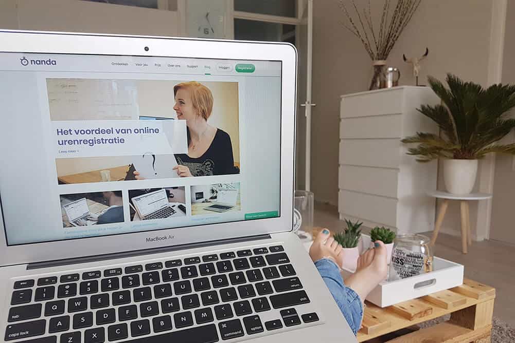 Presis - blog thuiswerken - omgeving thuiskantoor Daimy woonkamer 2 Presis - blog thuiswerken - omgeving thuiskantoor Daimy woonkamer 2